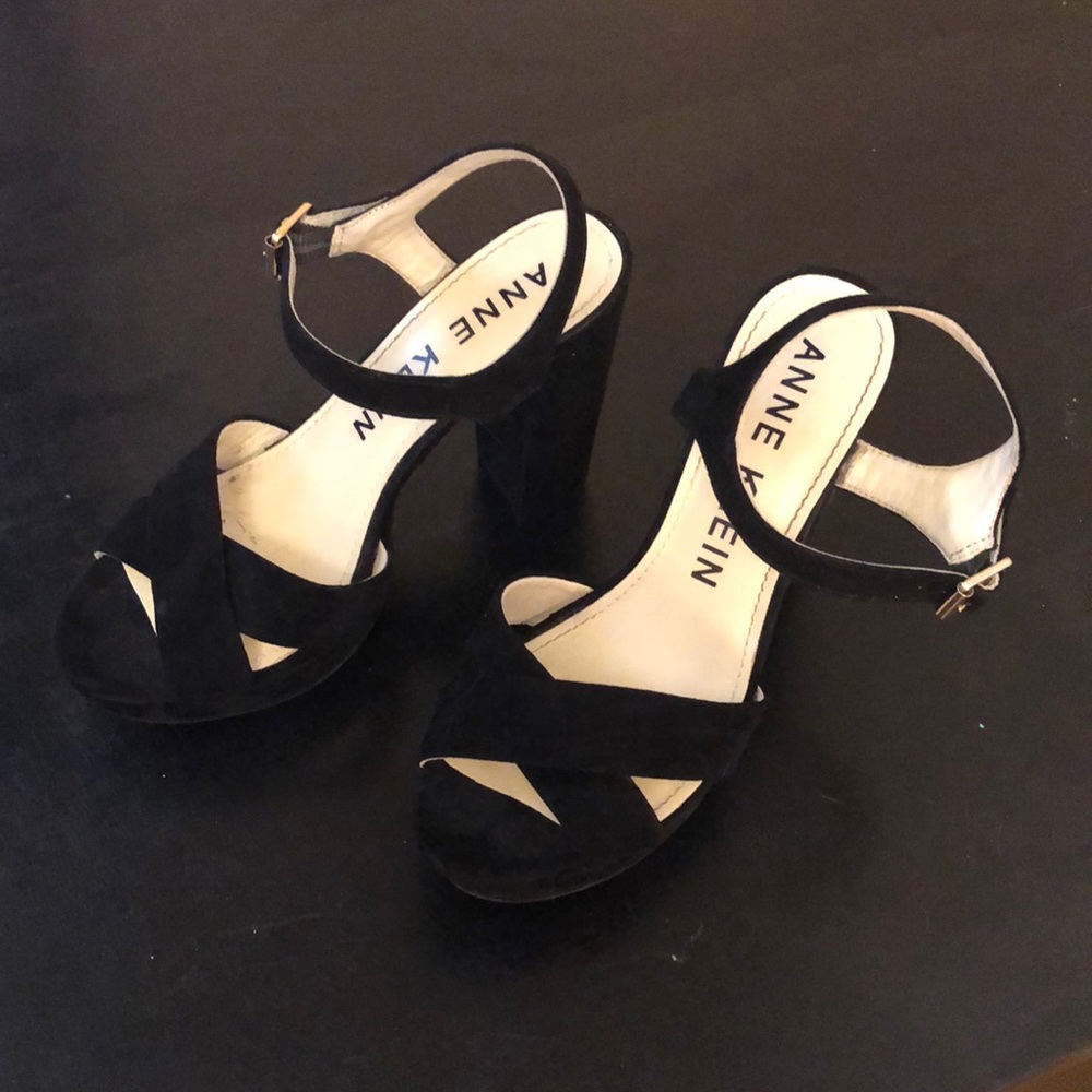 Black Chunk Heel